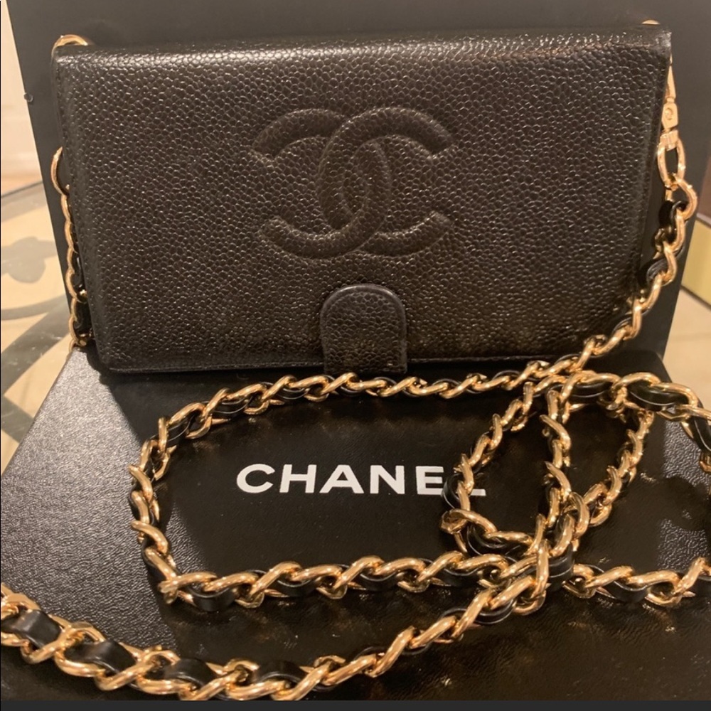 Chanel Caviar Timeless wallet on Chain